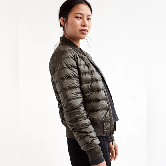 Aritzia Tna Chalet Super Light Packable Puffer - Picture 2 of 5